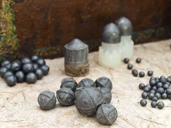 Круглые и шарообразные охотничьи пули.