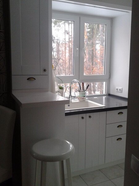 Барная стойка с выдвижным ящиком