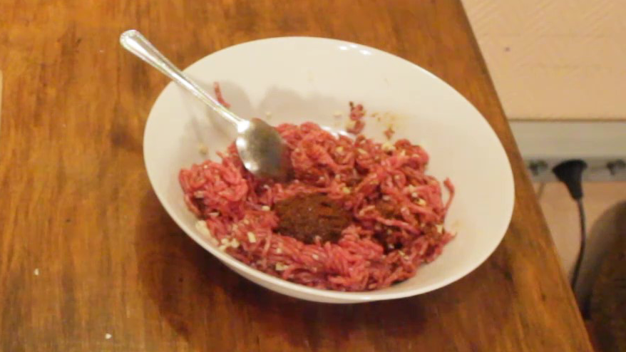 Смесь мяса со специями
