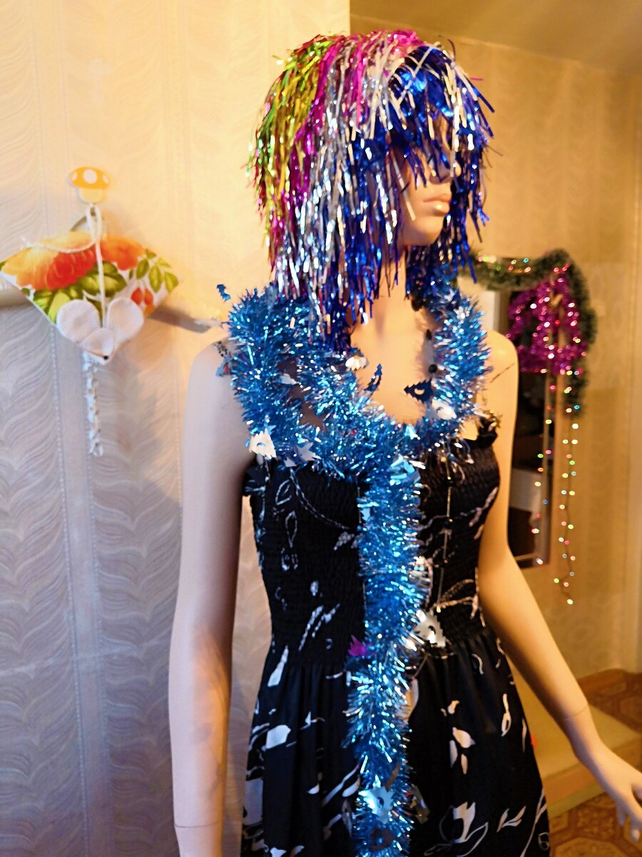Самая красивая в Новый год обычно Маня.)) Как я наряжаю домашний манекен к  праздникам. | Julia Gor/ПОРТФОЛИО | Дзен