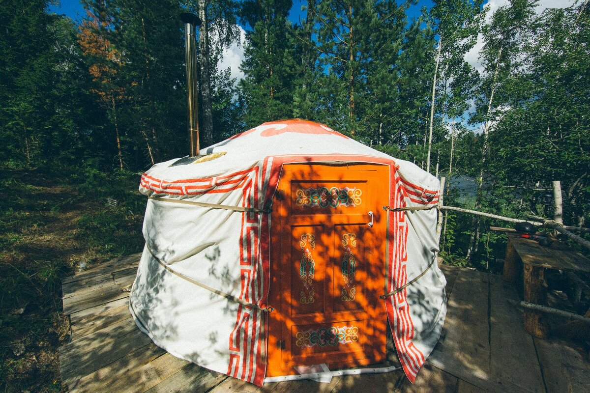 Площадка с юртой