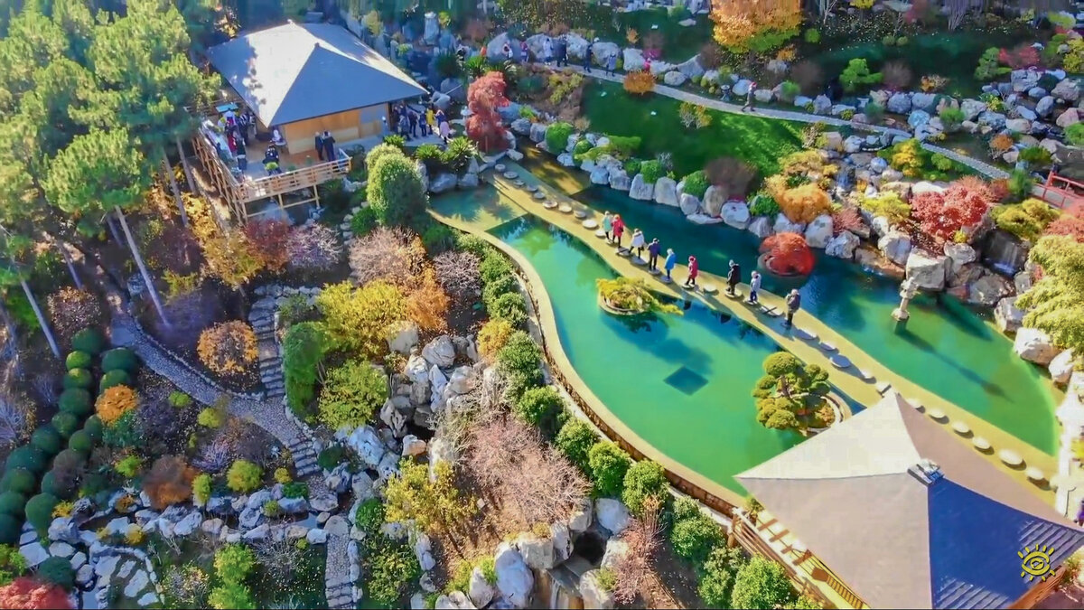 Японский сад в парке "Айвазовское", Крым. Скриншот с видео канала "Крым глазами местных" в youtube