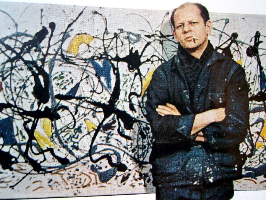 Джексон Поллок возле своей картины
