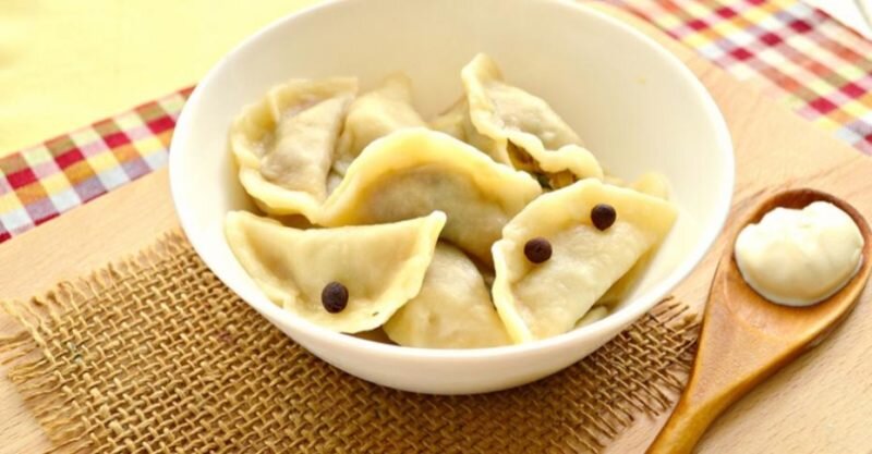 Приготовление вареников. Иллюстрация с сайта https://www.tveda.ru