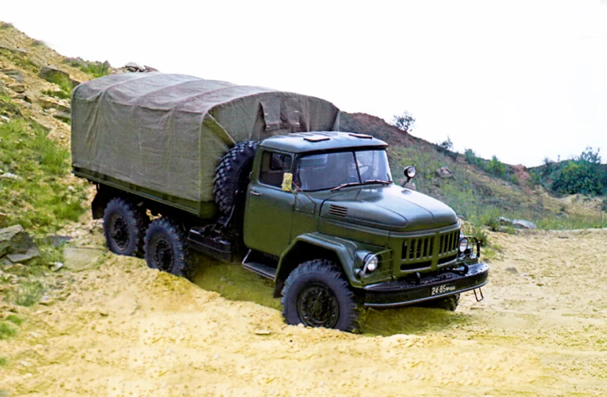 Военный грузовой автомобиль. ЗИЛ-131. ЗИЛ 131 военный. Грузовик ЗИЛ 131. ЗИЛ-131 грузовой.
