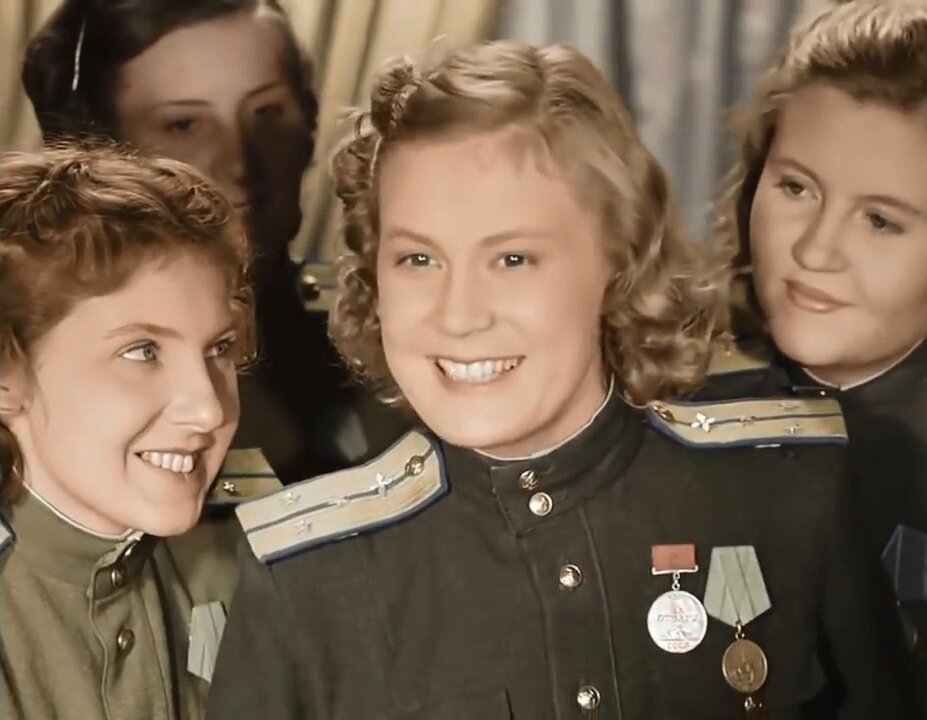 Близнецы фильм 1945 актеры и роли фото