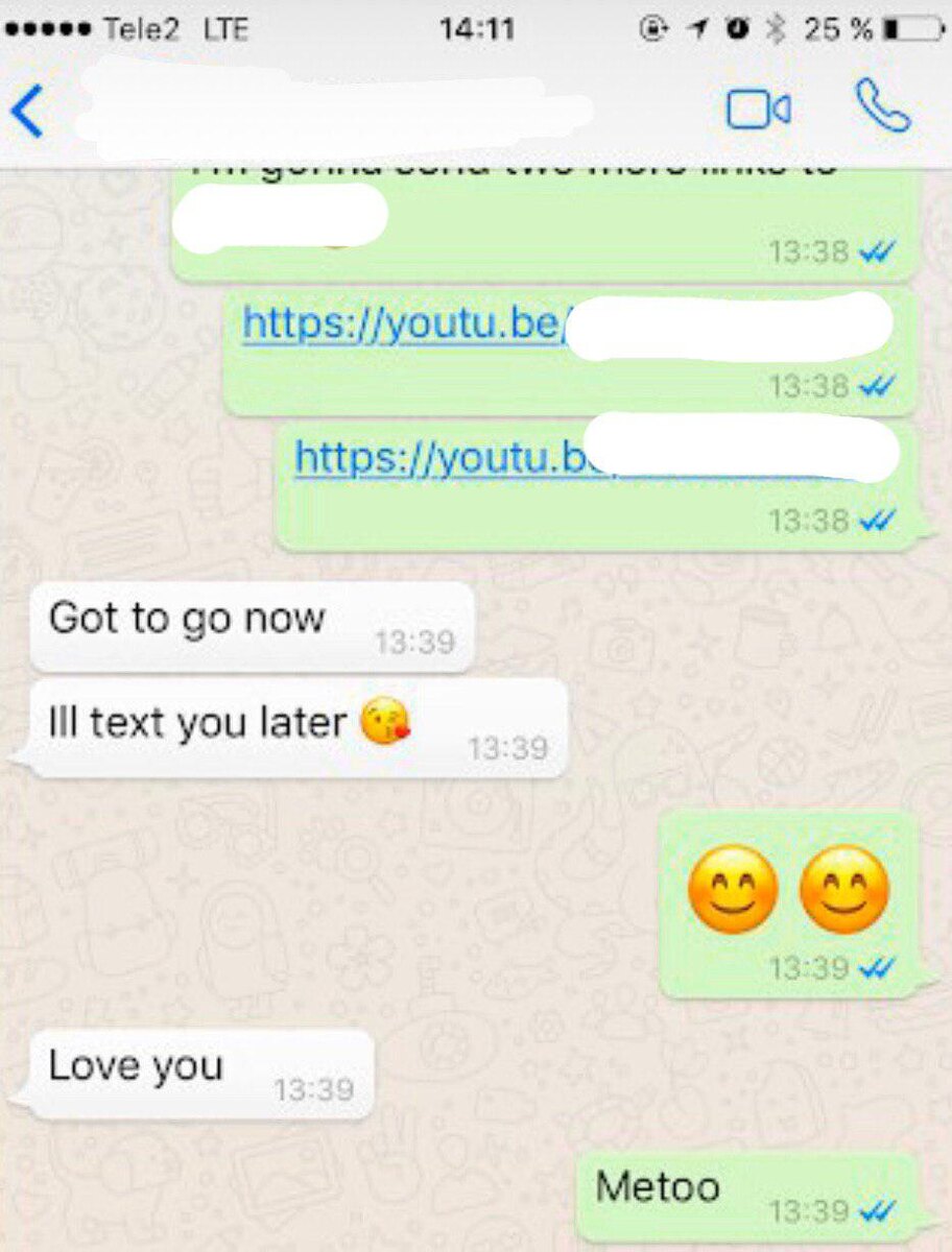 Обратите внимание, когда парню вы нравитесь он старается писать часто и использует эмоджи