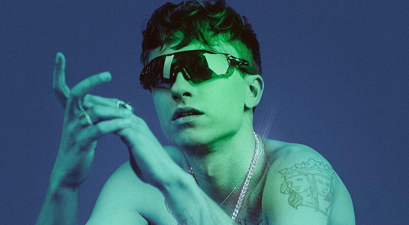  На рэп-бабки я купил родителям дом", "перестал общаться с Pharaoh, потому что началось свинское отношение", "из новых артистов я не знаю никого, кто пришел бы в эту музыку не ради бабок. Ну вот кто?" 17 Комментарии 33