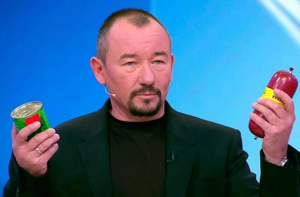 Артем Шейнин ведет передачу "Время покажет"