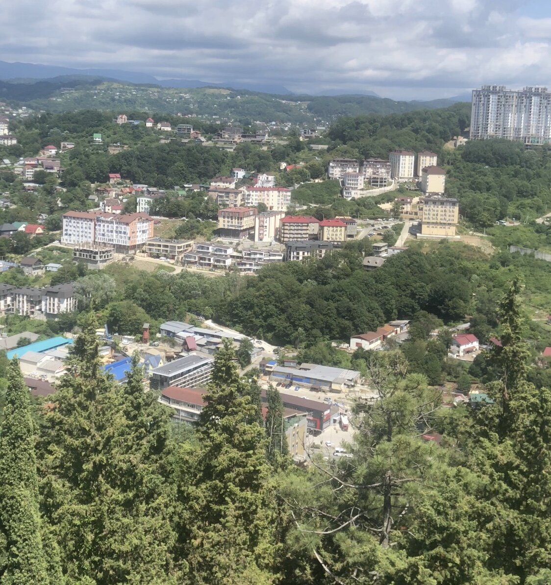 Вид на город Сочи, море и горы. Фото Лариса Карпова.