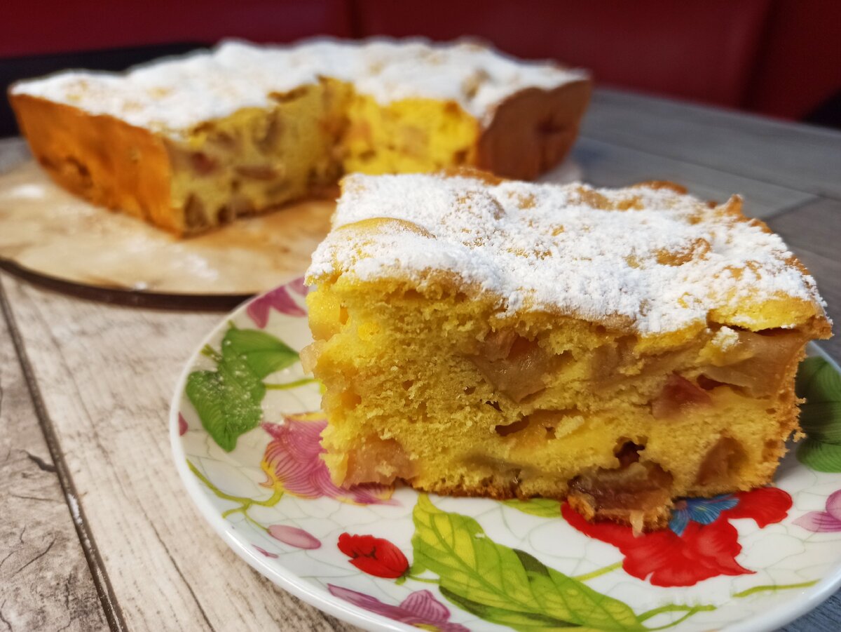 Шарлотка с яблоками