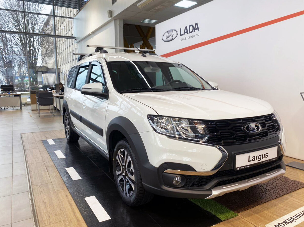 Новинка в автосалоне