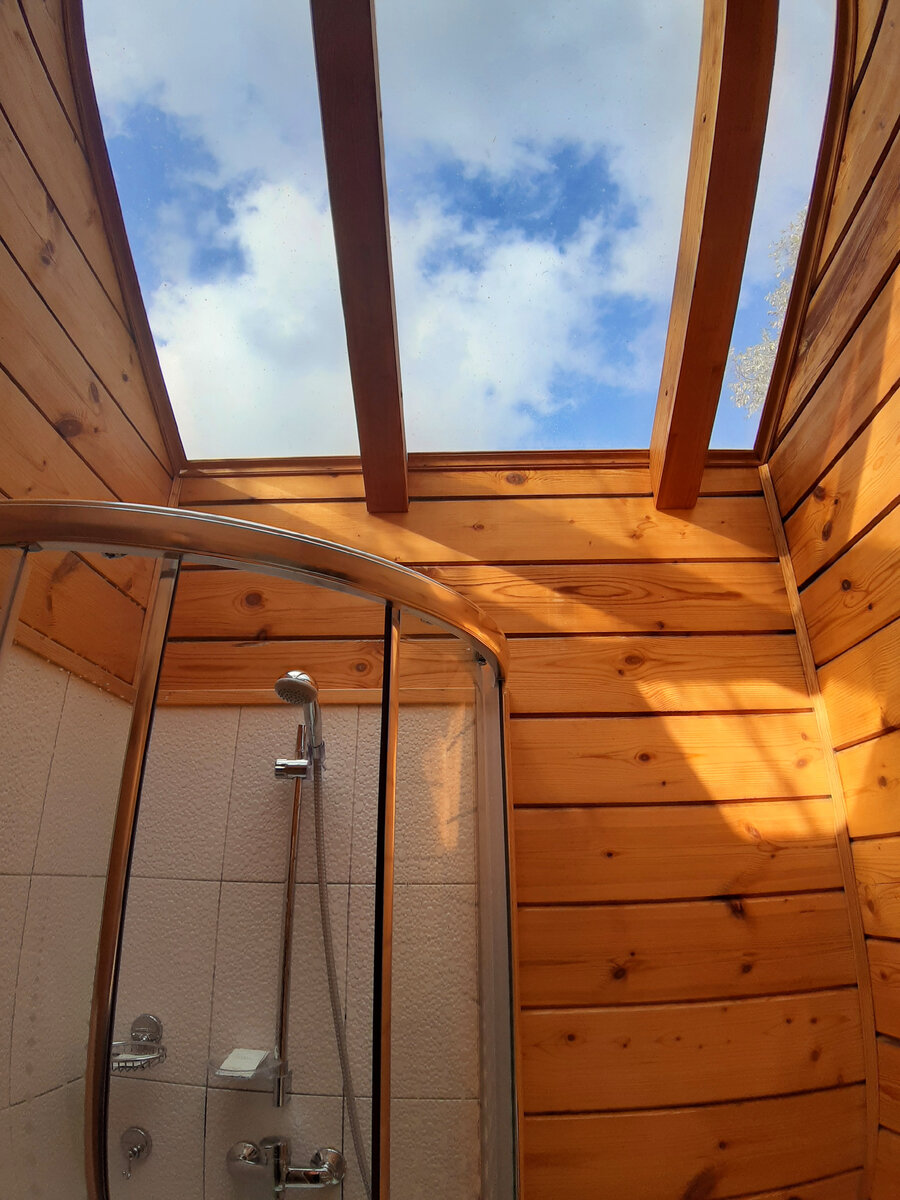 Душевая в доме на дереве