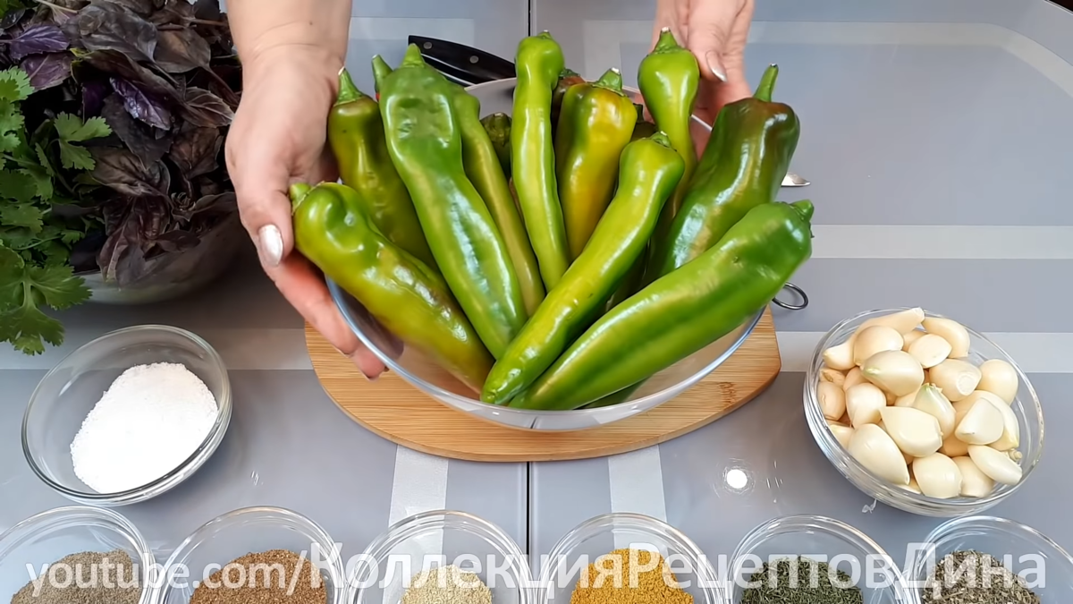 🌶Абхазская аджика - 2 рецепта из красного и зеленого острого перца | Дина,  Коллекция Рецептов | Дзен