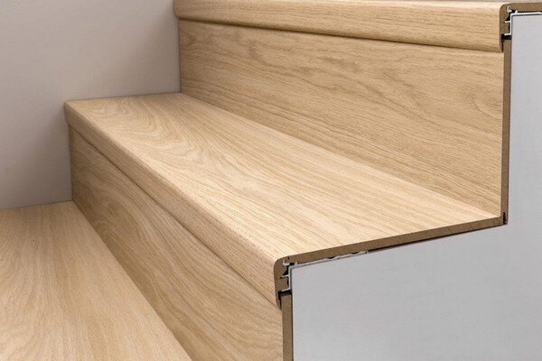 Ламинат на лестнице