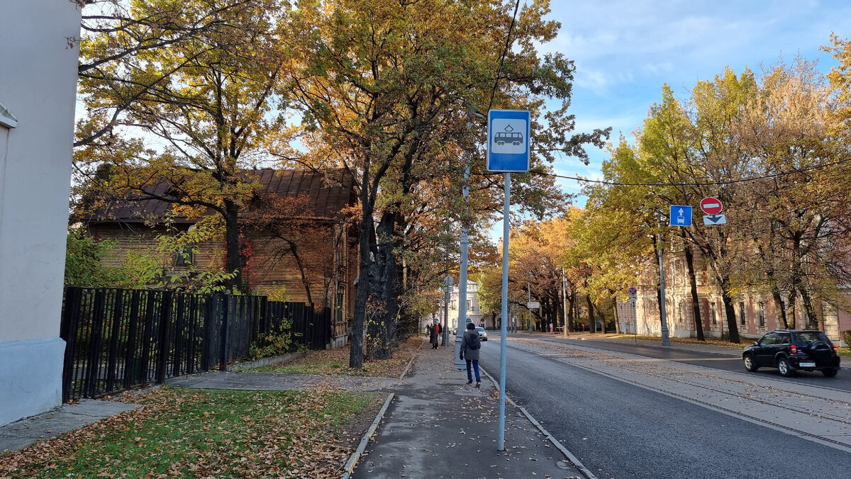 Не завидую жителям: во двор их дома каждый день приходят чужие люди. Стоят  под окнами и фотографируют | Фотограф Гудвин | Дзен