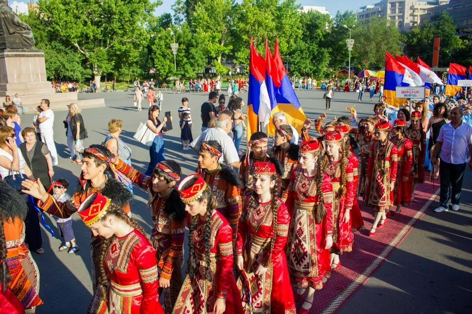 Что за народ армяне. Армяне. Армения нация. Армяне в Сочи. Армения этнос.