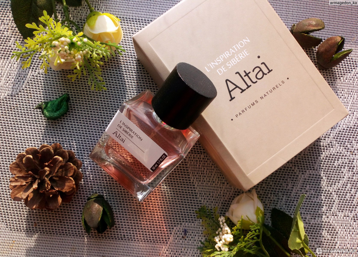 Цветочный аромат на женщине, в котором есть запахи белых цветов, а главное, туберозы, одного из сильнейших афродизиаков, очень нравится мужчинам. 