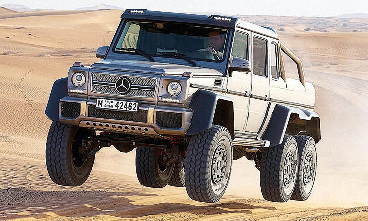 Mercedes-AMG G 63 6x6 G 63 6x6 появился на свет в 2013 году и, собственно, стал родоначальником этого направления экстремального тюнинга внедорожников. Интересно, что это к тому же редкий случай, когда обошлось без привлечения сторонних ателье!