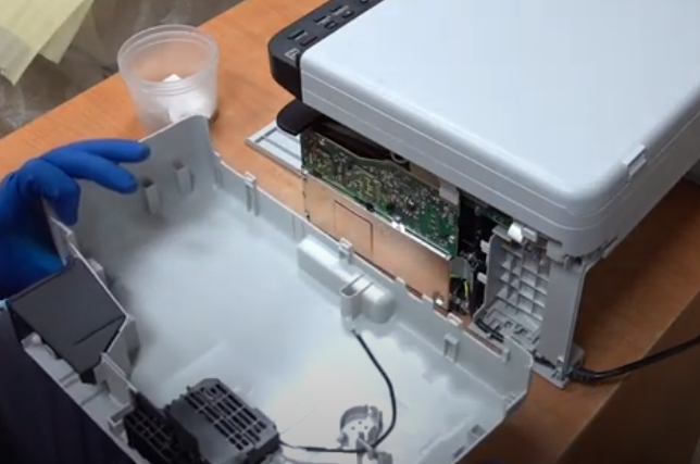 Снимаем крышку