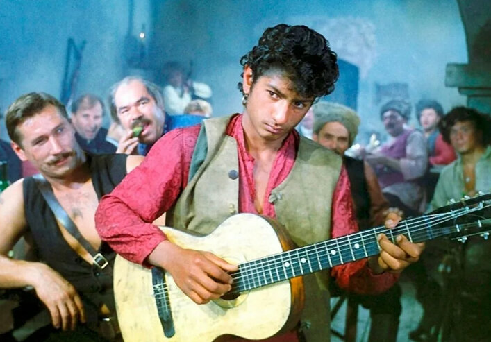 Васильев всё делал сам: играл, пел, исполнял трюки. Фото: Pinterest