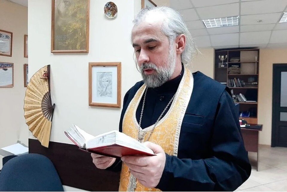     Сам отец Александр твердо заверил, что сам никогда не занимался отчиткой и не планирует Ольга ВЕДЕРНИКОВА
