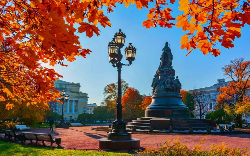 Санкт петербург в октябре. Осенний Питер. Санкт-Петербург осенью. Осень в Москве. Россия осенью