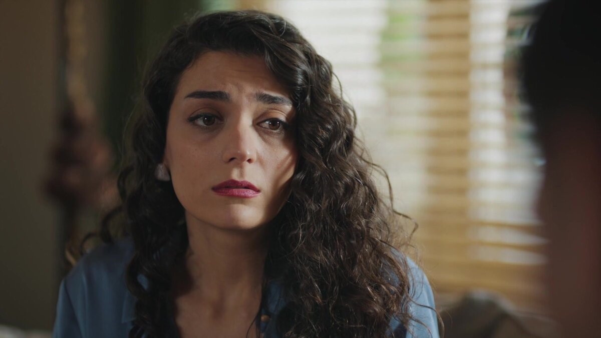 Кадр из сериала «Девушка за стеклом»