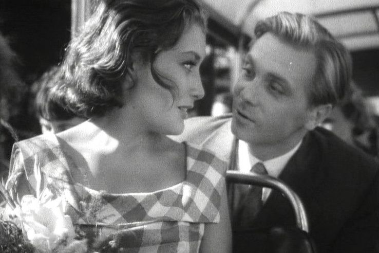 Этот фильм конца 50х кинокритики назвали "примитивным произведением", а ...