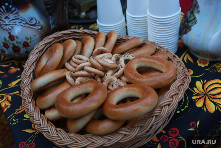    Фабрика выпускала продукцию под брендом «Заозерская сушка»