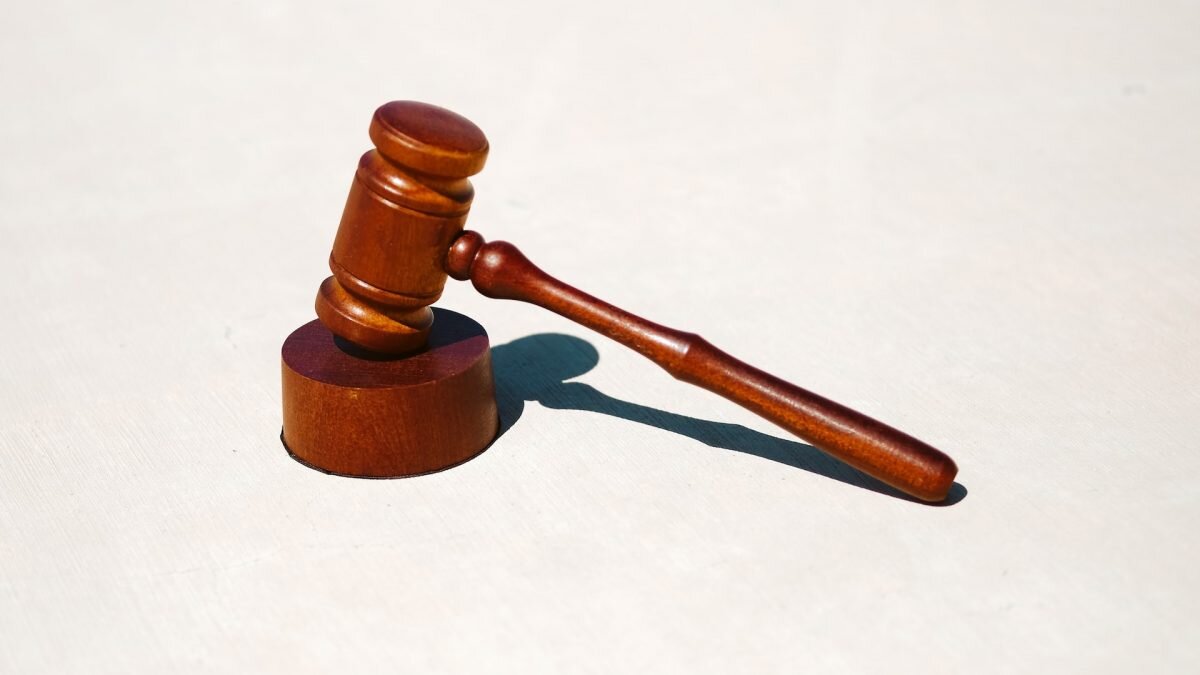    Фото: Tingey Injury Law Firm / Unsplash Август Макаров