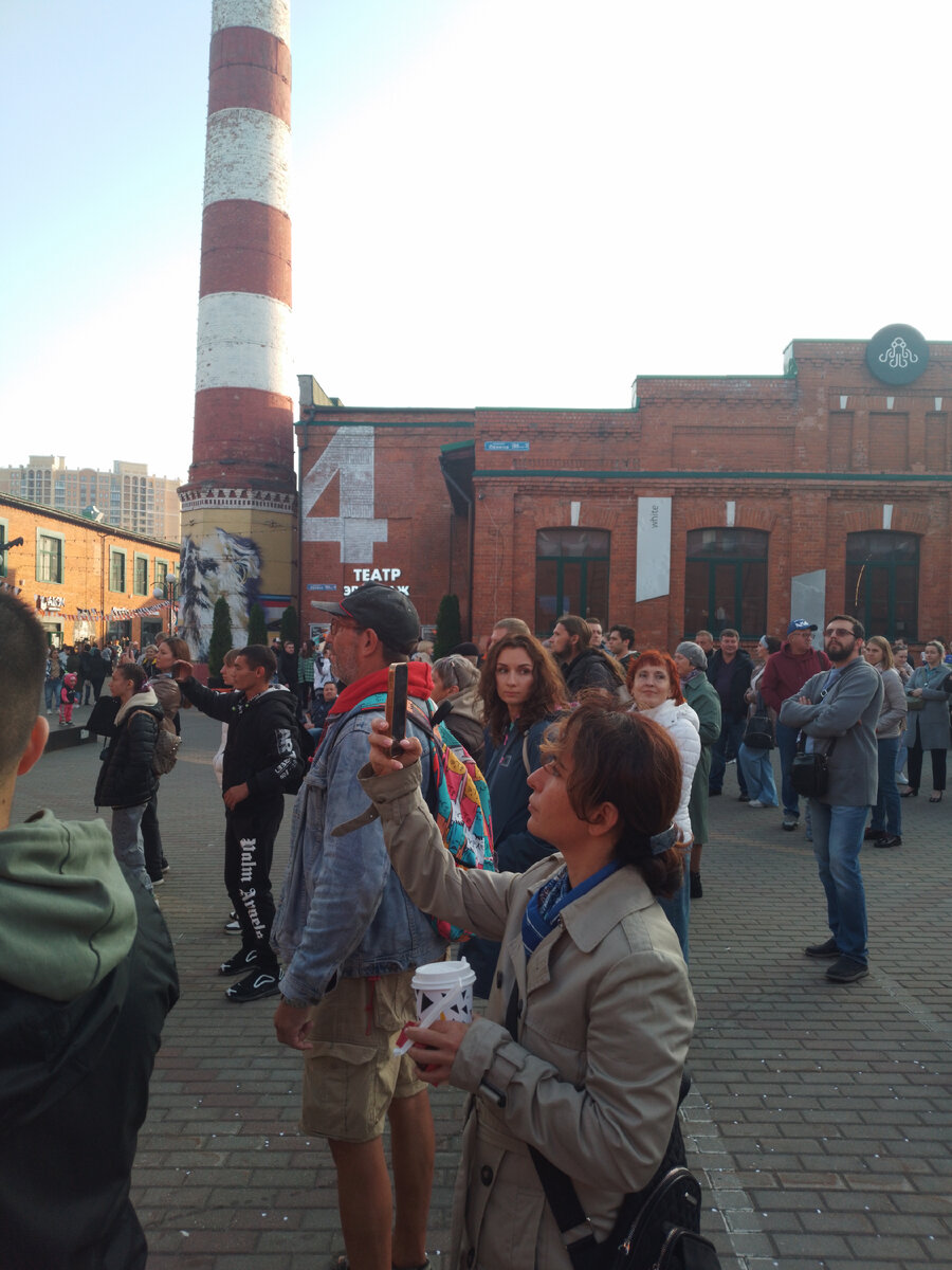 По уже сложившейся традиции, в Туле,  в дни города проходит "Театральный дворик".  В этом году- это уже XV Международный фестиваль уличных театров. 9/09/2023. 16:00.-34