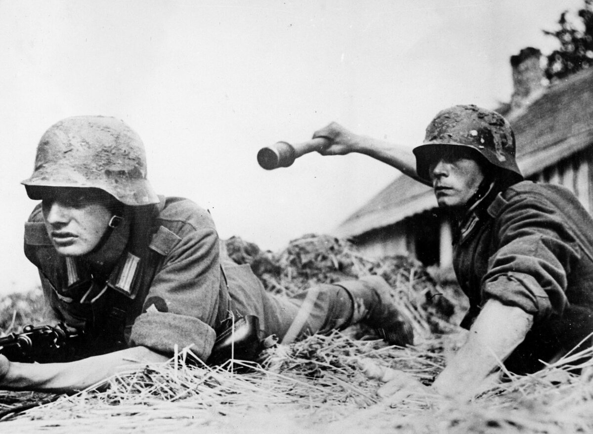 Немецкие солдаты 2 мировой войны в бою