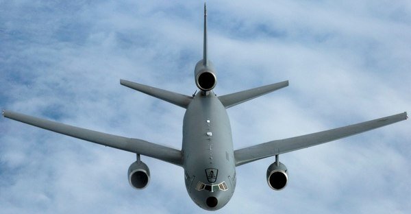 Такой же КС-10 ВВС США, совершил аварийную посадку в аэропорту Шеннон, Ирландия (Фото: Мастер сержант Марк Олсен / ВВС).