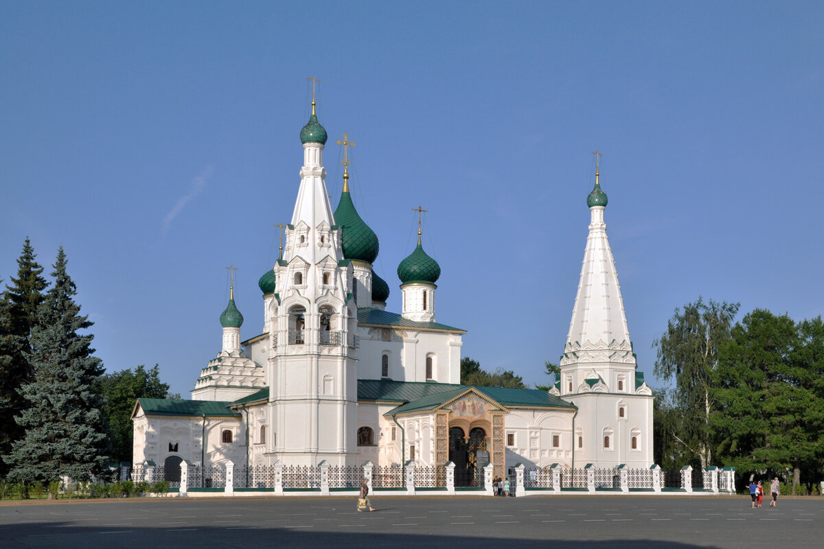 Сколько в ярославле. Храм Ярославля Церковь Ильи пророка. Ярославская Церковь Ильи пророка (1647–1650).. Церкви Ильи пророка и Иоанна Предтечи в Ярославле. Город Ярославль Церковь Ильи пророка.