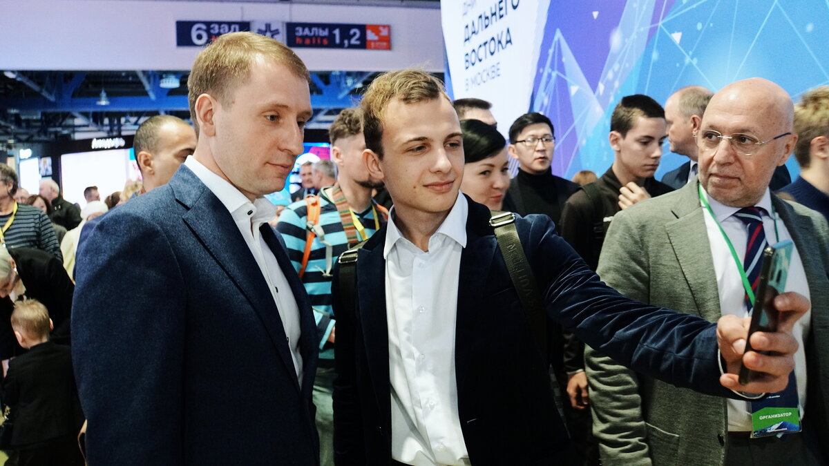 Выступление Александра Козлова на Панельной дискуссии молодежного фестиваля "Дни Дальнего Востока в Москве" 