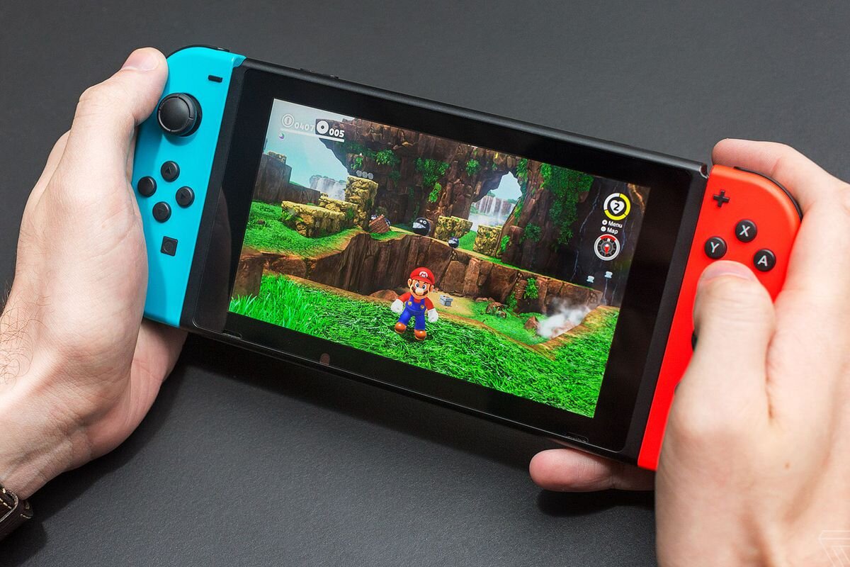 В этом поколении Nintendo Switch вообще стоит особняком ото всех