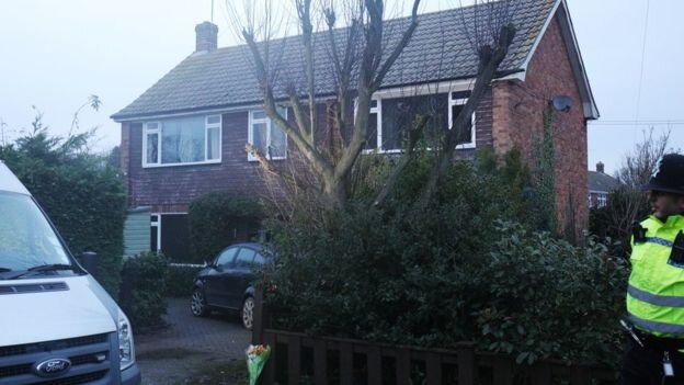 Для установления причины возгорания проводится совместное пожарно-полицейское расследование