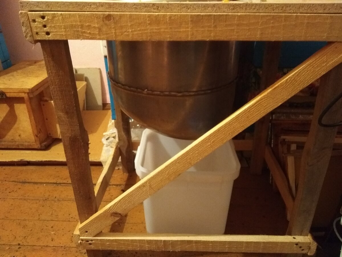 Самодельный стол для распечатки пчелиных рамок