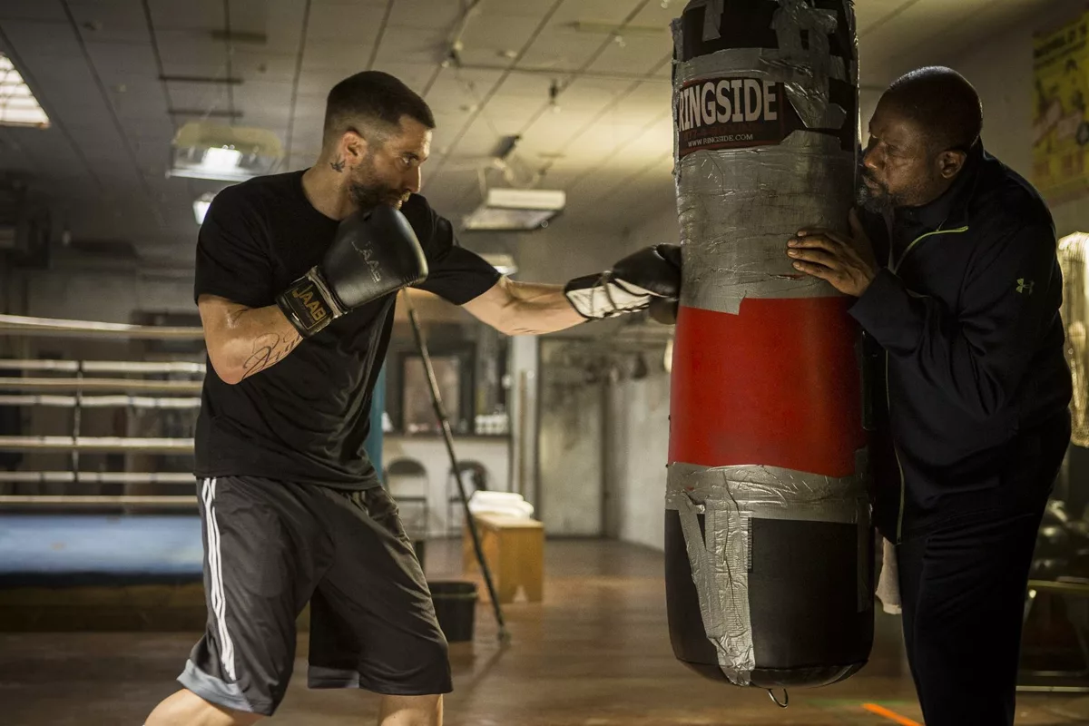 Жанр драма боевик спорт. Джейк Джилленхол Левша. Левша кино 2015. Кадры из фильма Левша 2015. Фильмы про бокс Левша.