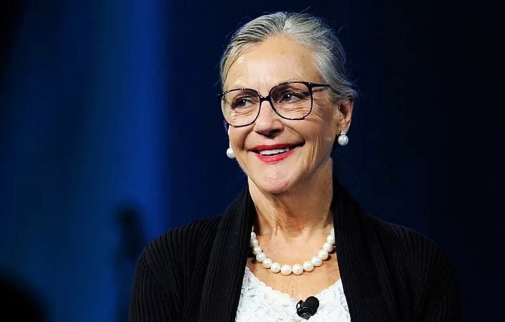 Элис Уолтон занимается благотворительностью