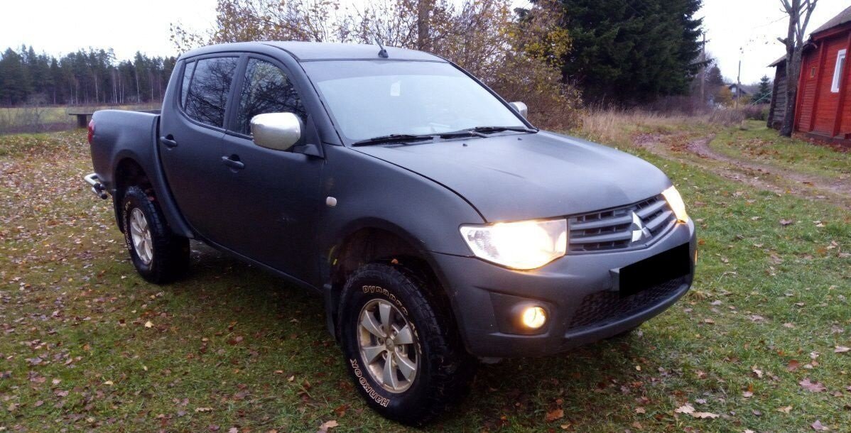 Капот менялся - предыдущий сгнил.