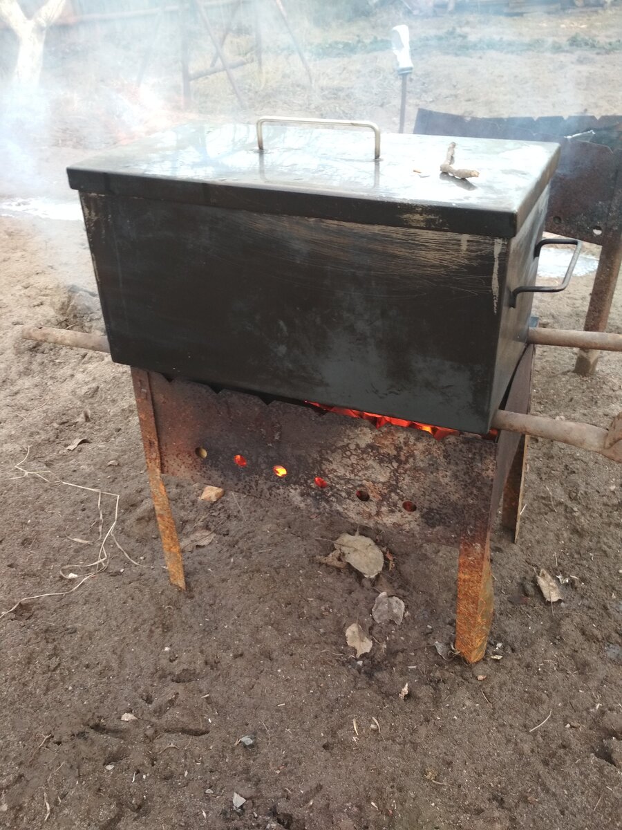 Коптится рыбка 
