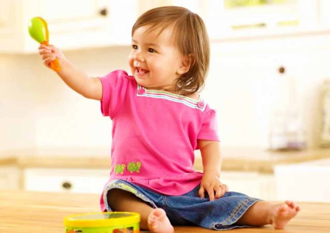Ребенок 1 год все. Дети преддошкольного возраста. Игрушки для детей. Ребенок 1 год все. Ребенок 1 год все.