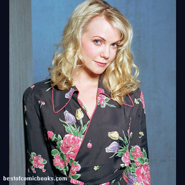 Актриса Лора Харрис