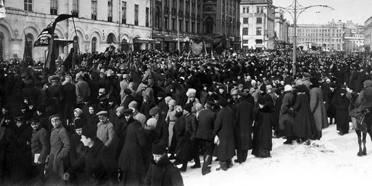 Февральская революция была неизбежна. 27 Февраля 1917 года Февральская революция. Петроград февраль 1917. Февральская революция 1917 Петроград. Всеобщая забастовка в Петрограде 1917.