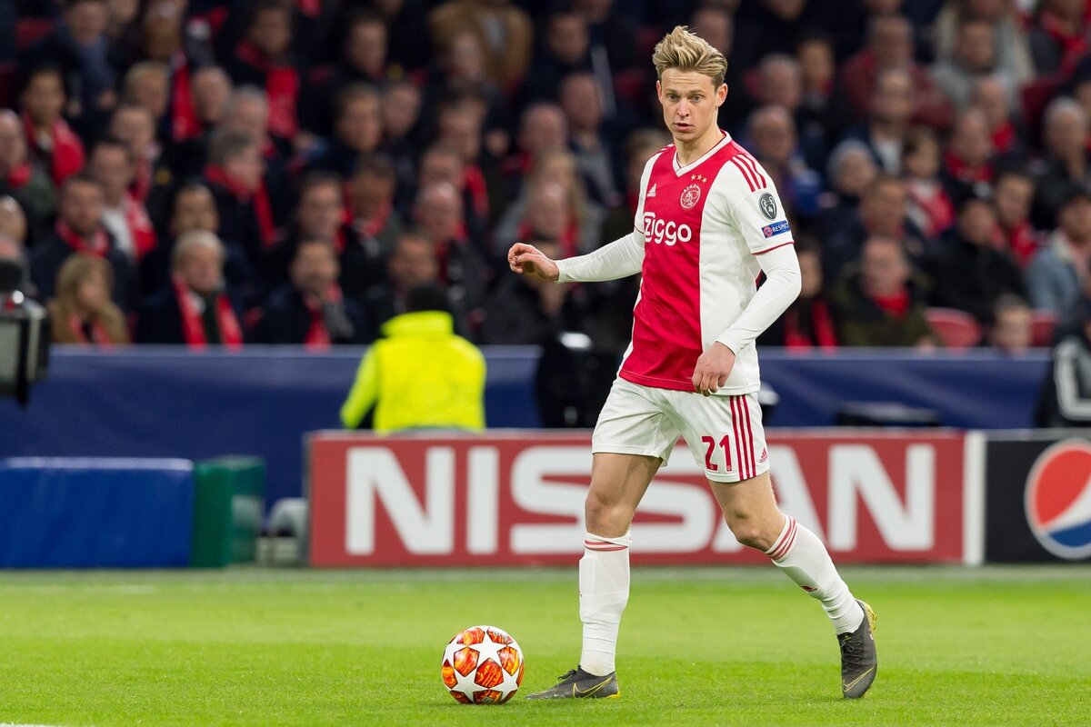 Френки де Йонг – представитель новой волны голландских топовых игроков.