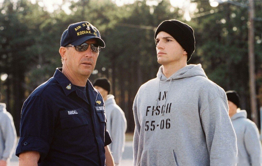 Кадр из фильма "Спасатель"