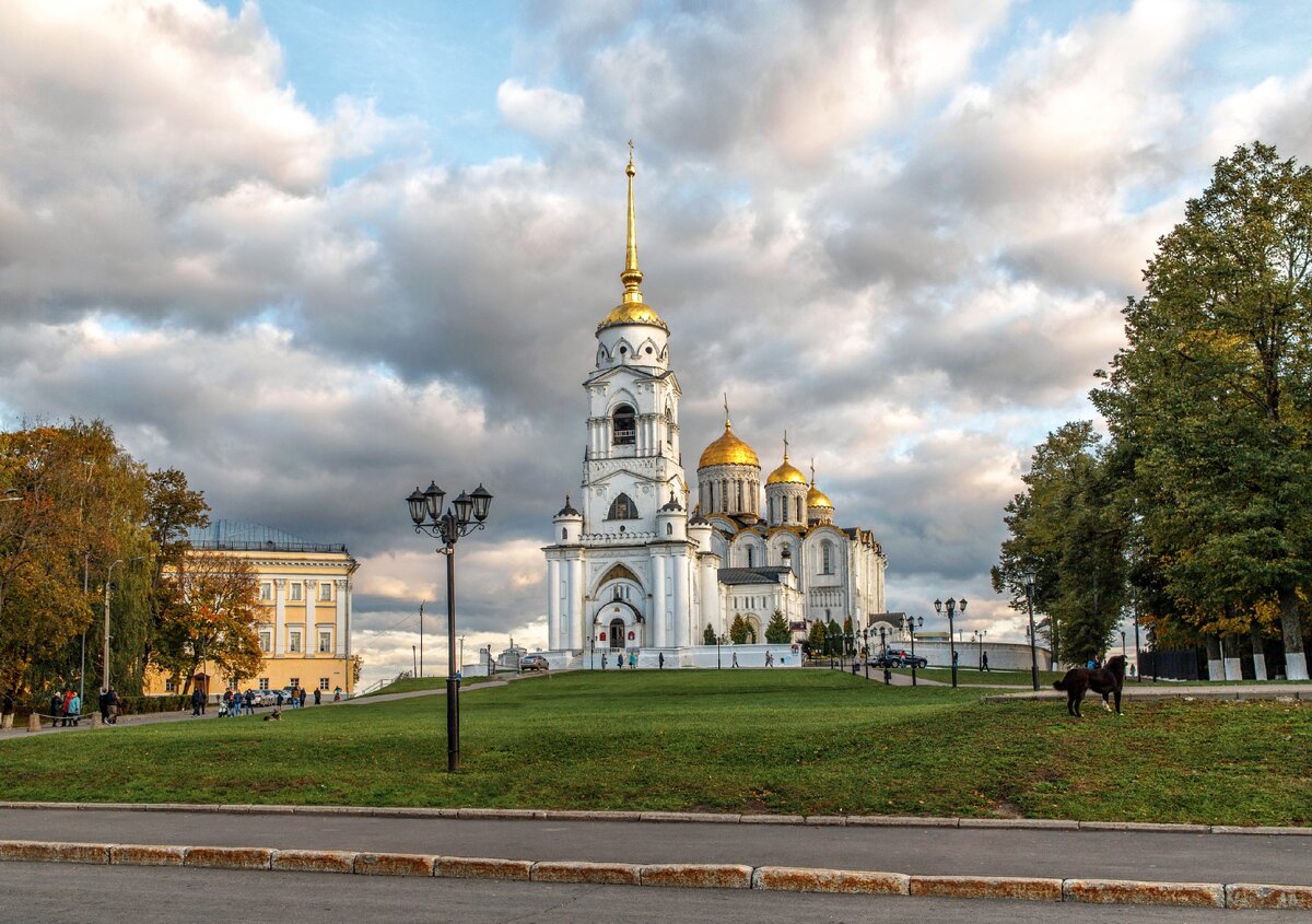 Пятиглавый Успенский собор во Владимире