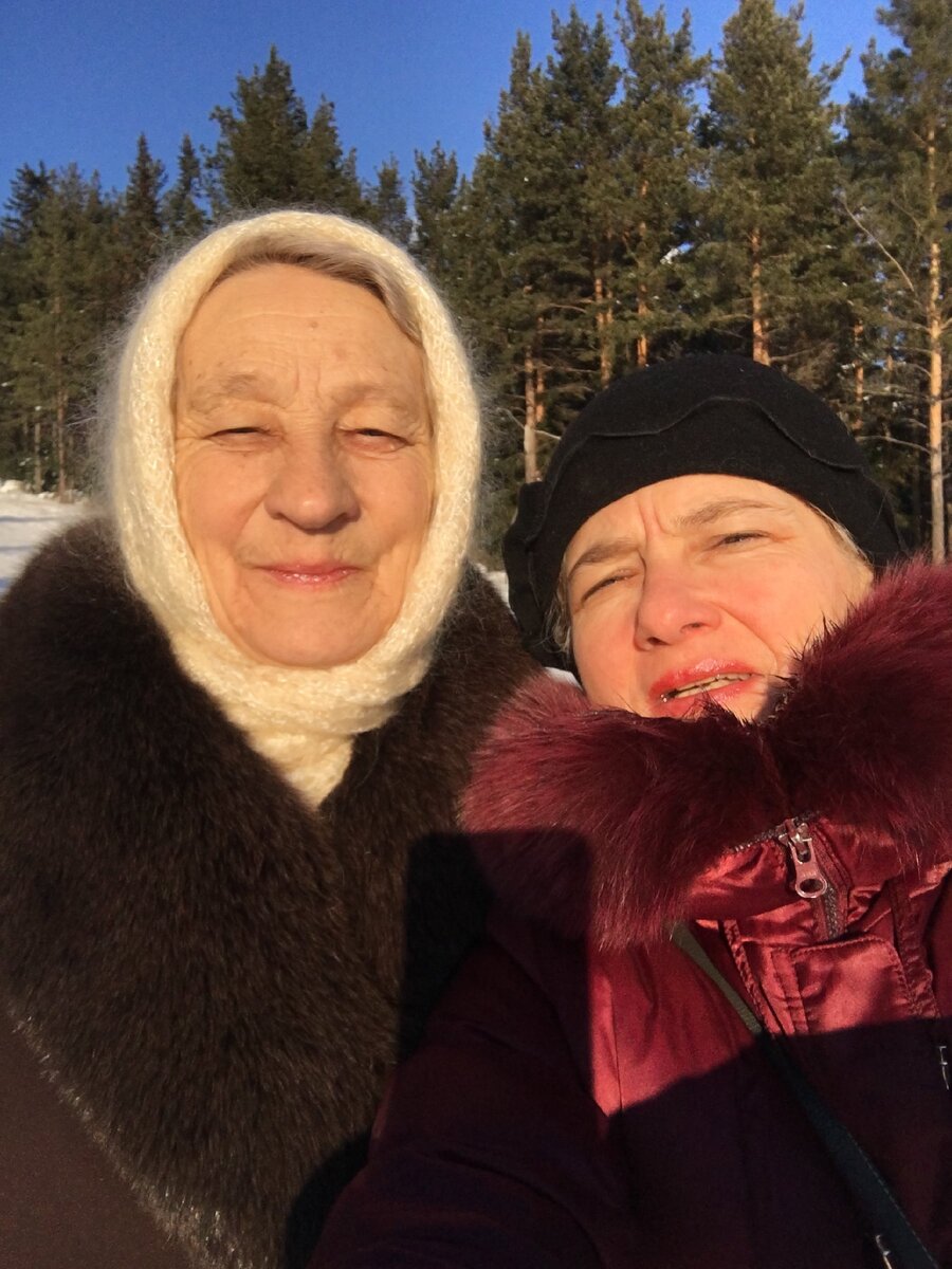 С мамой на зимней прогулке